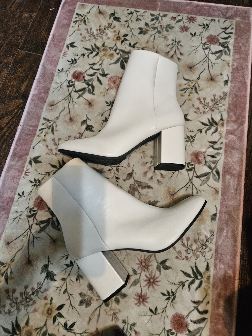 Qupid White Block Heel Ankle Booties